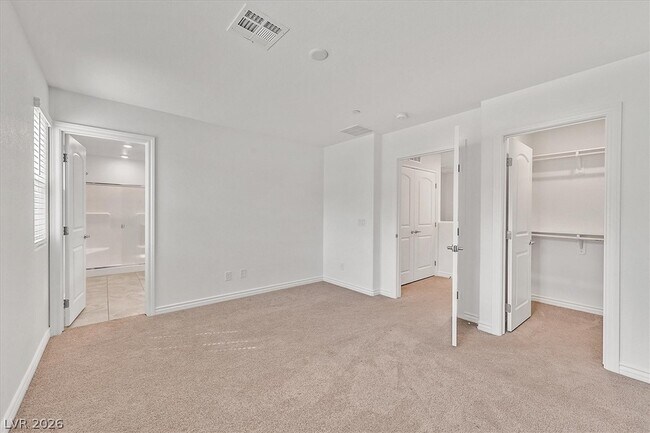 Building Photo - 352 Rosefinch St