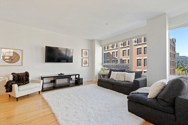 Building Photo - 99-105-105 Broad St