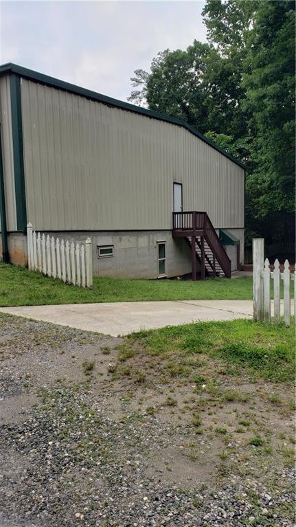 Building Photo - 3830 Mathis Airpark Rd Rd