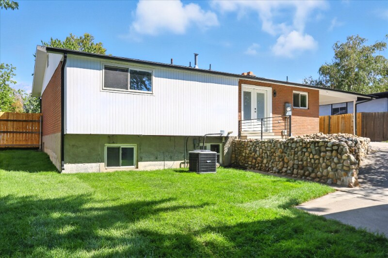 Building Photo - 8558 Harvard Park Dr