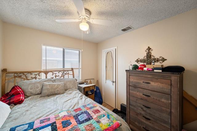 Building Photo - 2920 Hilltop Dr