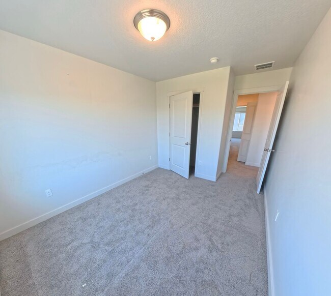 Building Photo - Lexington Townhome - Orem