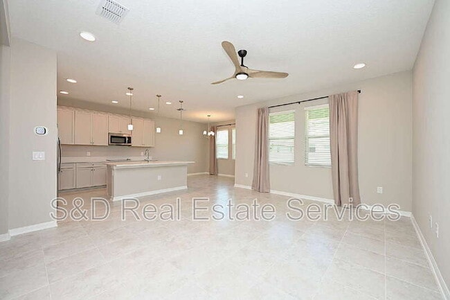 Building Photo - 5507 Freesia Dr
