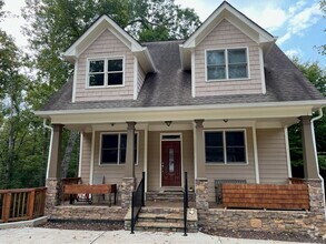 Building Photo - The Cottage