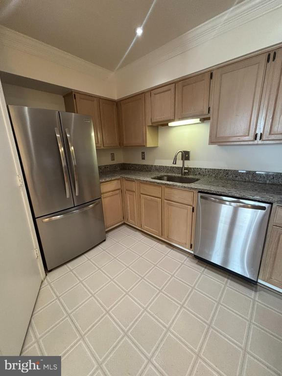 Building Photo - 3115 Patrick Henry Dr