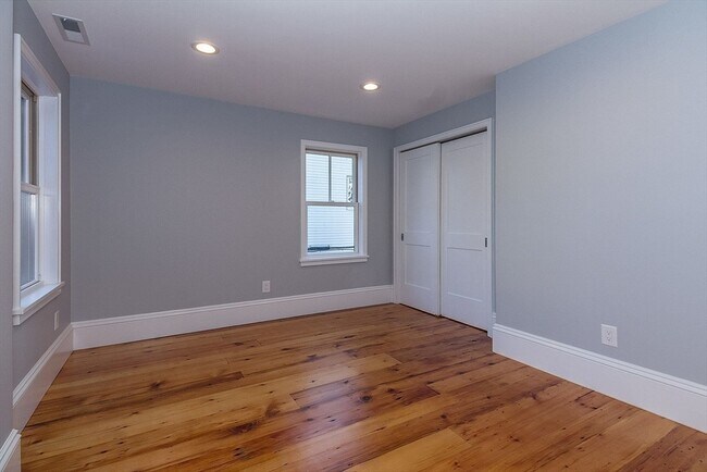 Building Photo - 150-152 Huron Ave