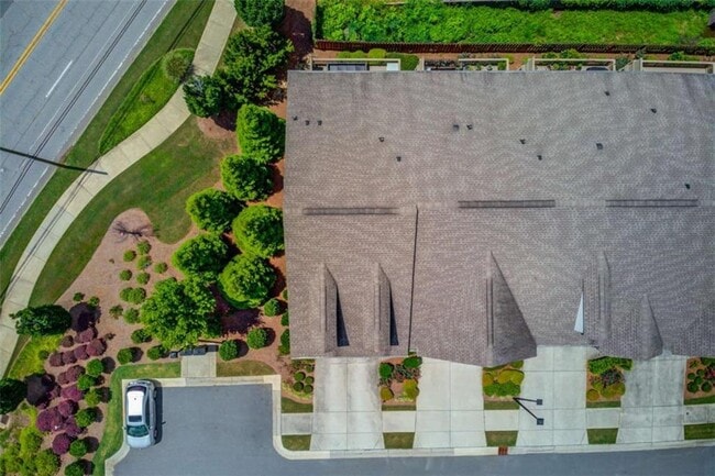 Building Photo - 1450 Edgebrook Ct NE