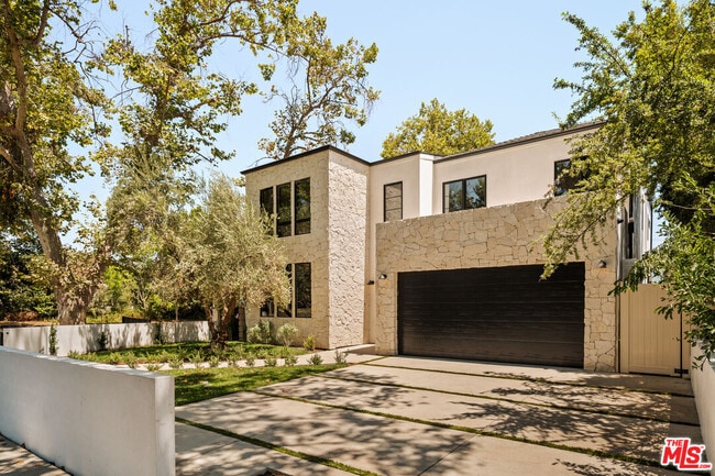 Building Photo - 4256 Camellia Ave