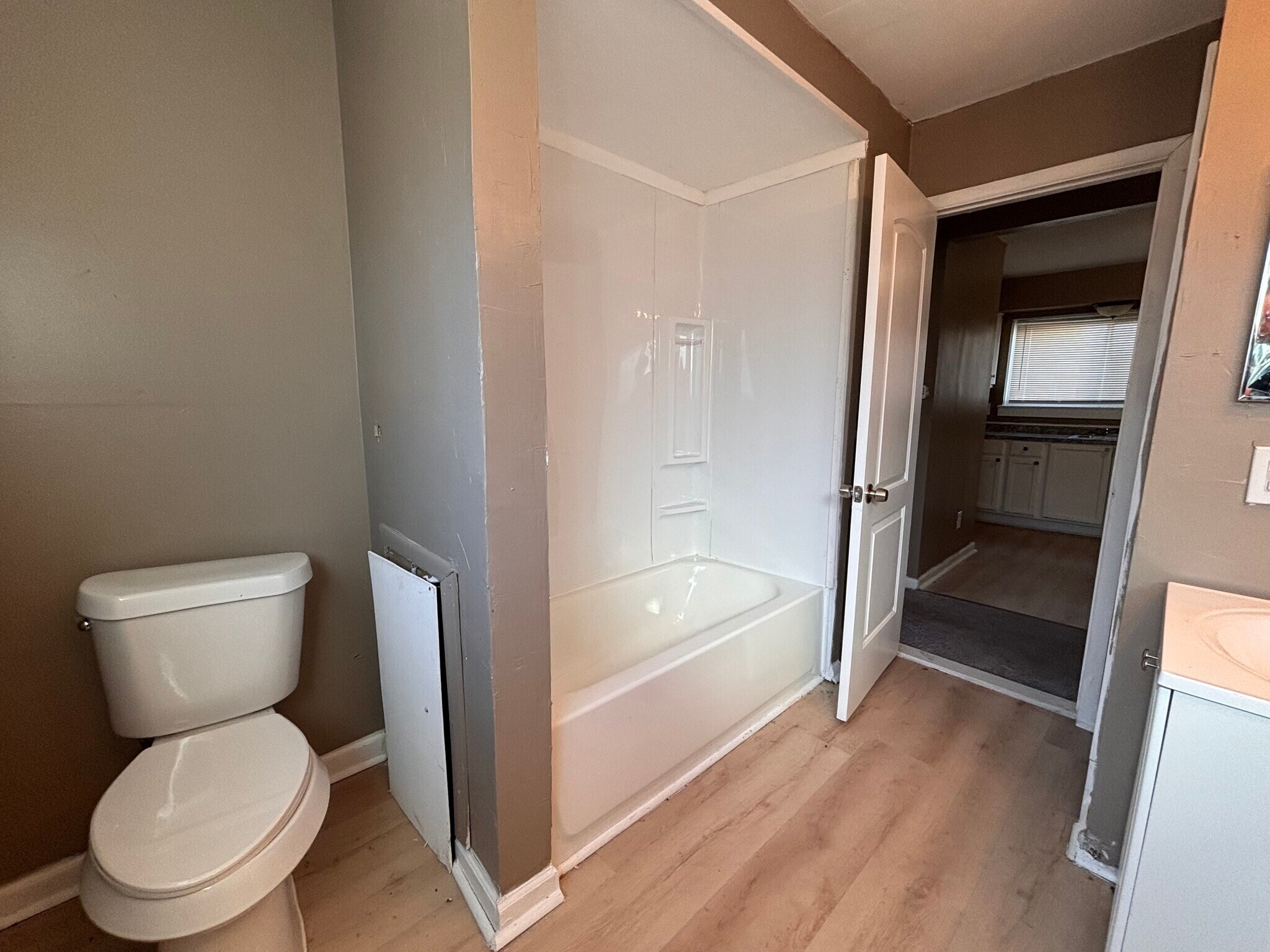 Building Photo - 20221 Tireman St