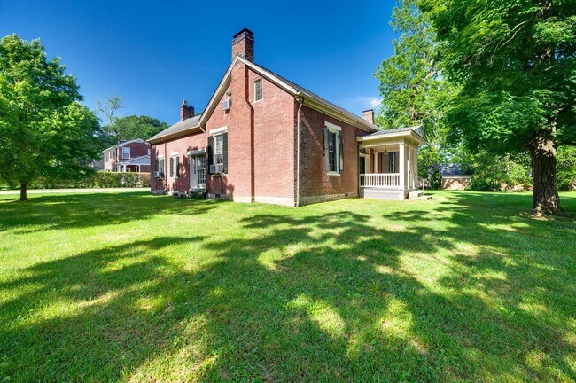 Building Photo - Charming 4BE/3BA Home in Historic Downtown Franklin!