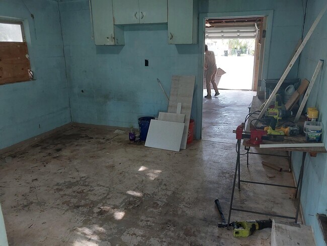 Building Photo - 201 Osceola Ave