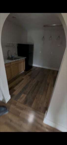 Building Photo - 108 Hayes St