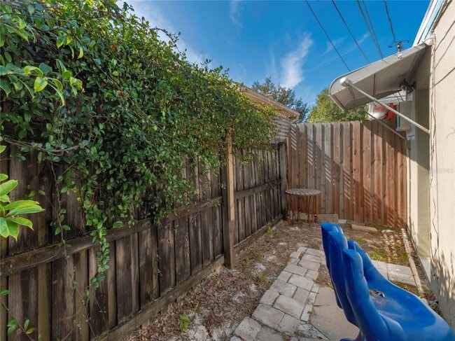 Building Photo - 2808 Clinton St S