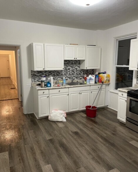 Kitchen - 31 White St