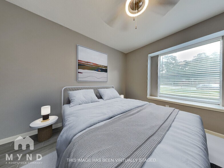 Building Photo - 2403 Summer Spring Dr