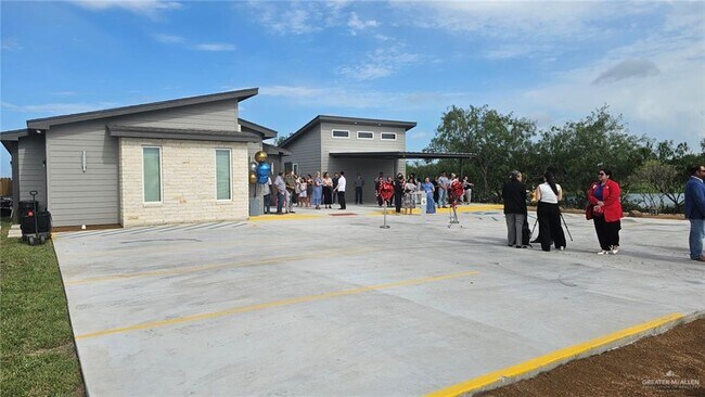 Building Photo - 28 Jenna Ln