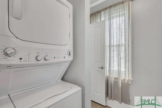 Building Photo - 126 Birch Cir