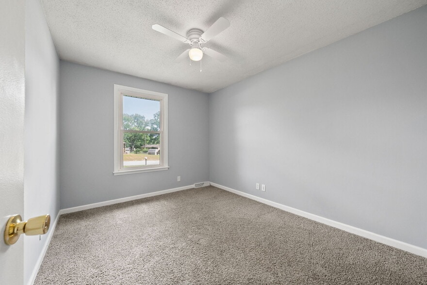 Building Photo - 167 Taft Dr