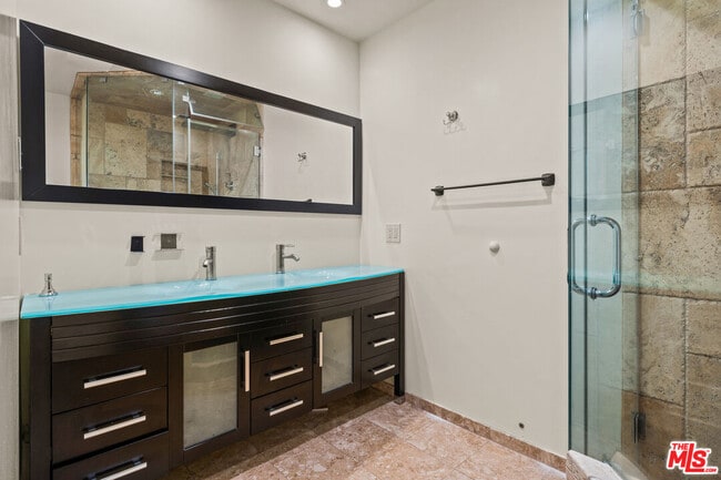 Building Photo - 4530 Bakman Ave