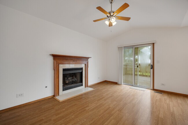 Building Photo - 1127 Ashbrook Dr