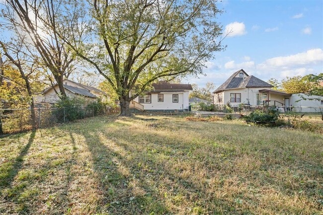 Building Photo - 907 N McKinley Ave