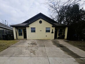 Building Photo - 3108 Lincoln Ave