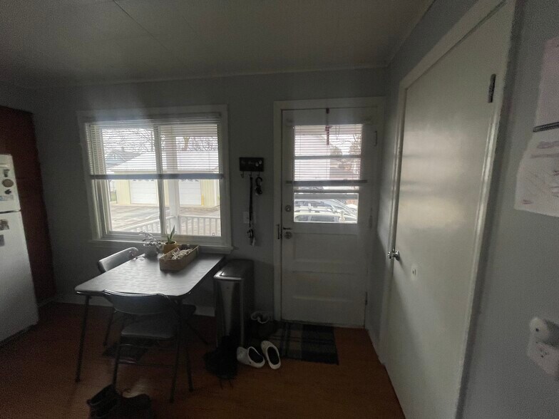 Building Photo - 22 West Ave