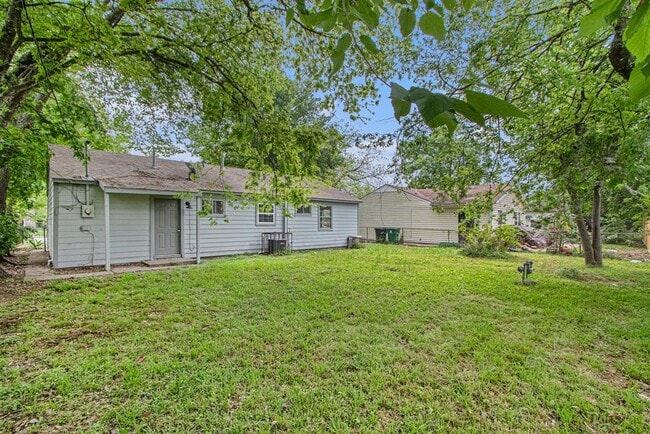 Building Photo - 9414 Rosehaven Dr