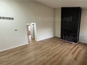 Building Photo - 1122-1124 S Laurel