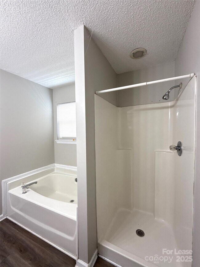 Building Photo - 6021 Black Bear Ct