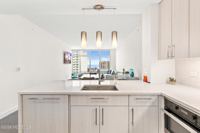 Building Photo - 15 Morris Ave