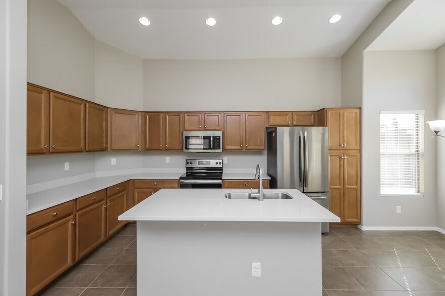 Building Photo - 2049 W Gold Mine Way