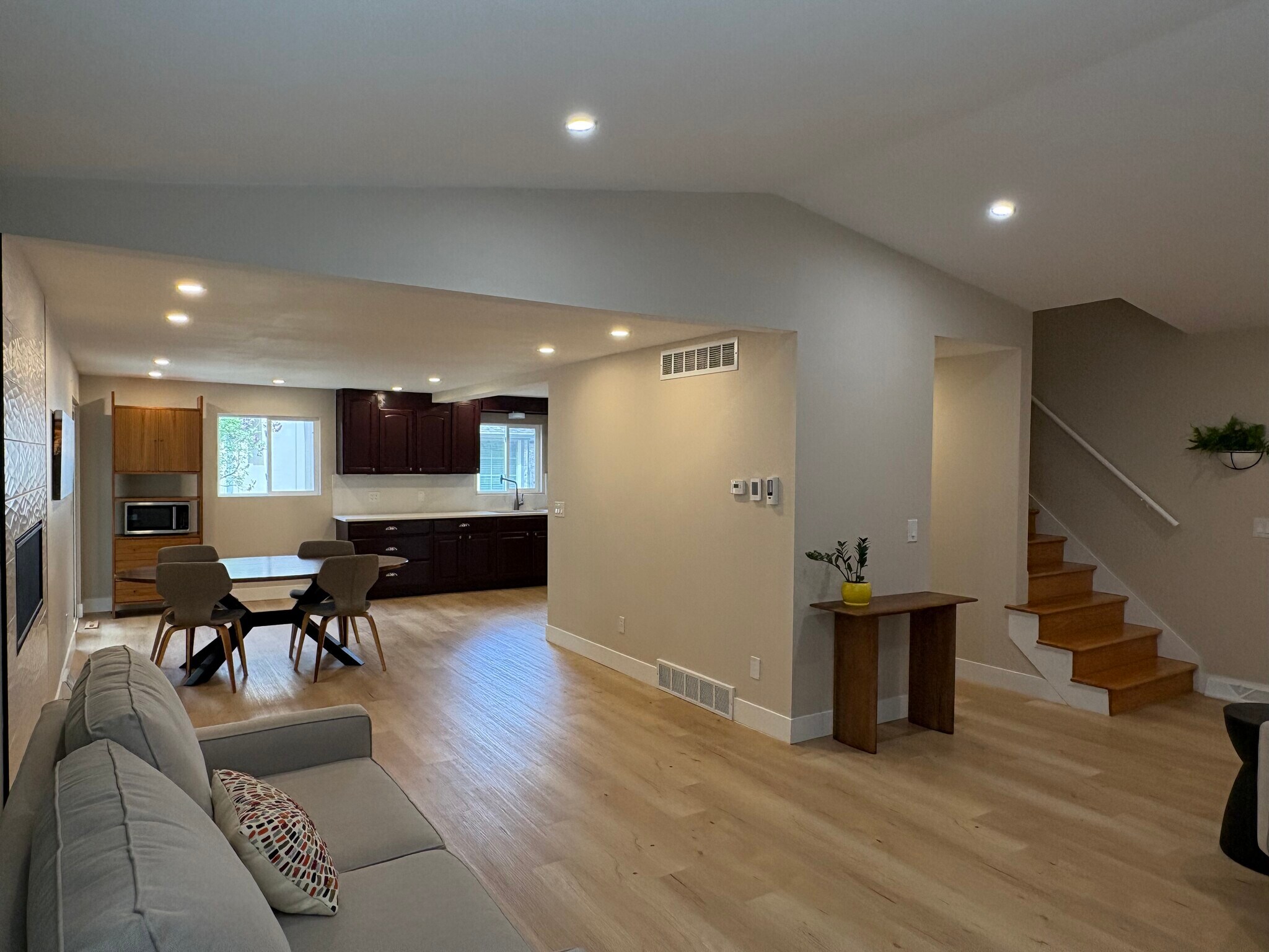 Building Photo - 5565 S Lansing Ct