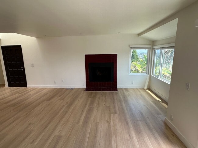 Building Photo - 2318 Geranium St
