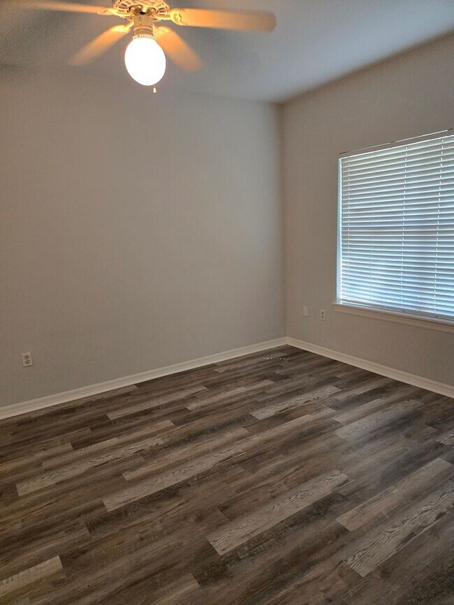 Building Photo - 3 Bedroom/ 2 Bath home at The Greens at West End