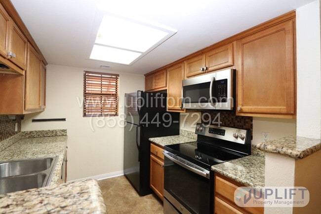 Building Photo - 2-BED/2-BATH CONDO - CARMEL MOUNTAIN