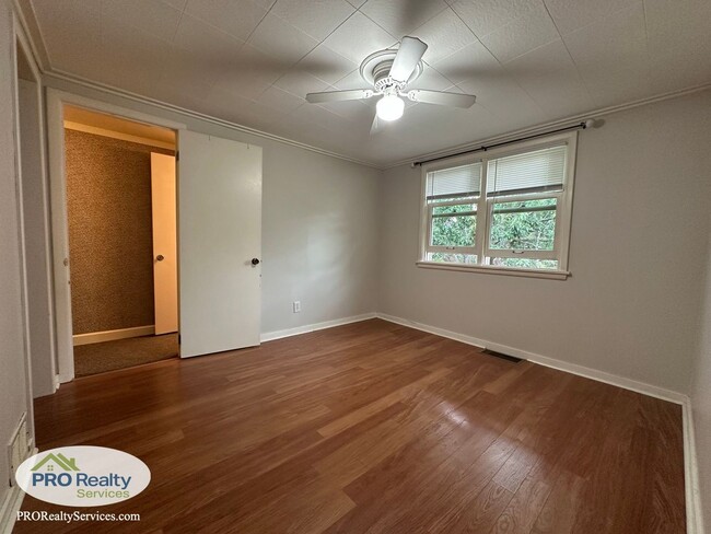 Building Photo - 3 Bedroom Home in St. Paul