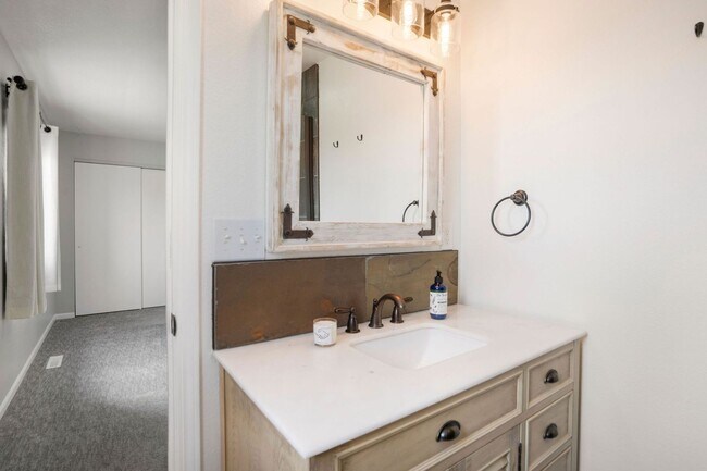 Building Photo - Updated 4 Bedroom Home with Amazing Yard, ...