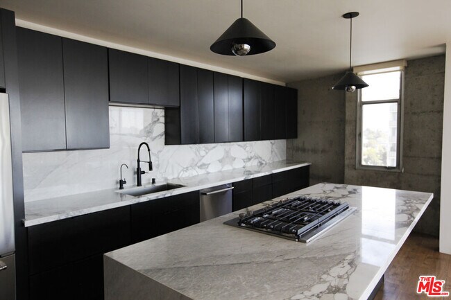 Building Photo - 4455 Los Feliz Blvd