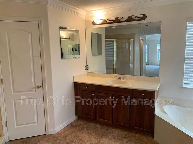 Building Photo - 9773 Portofino Dr