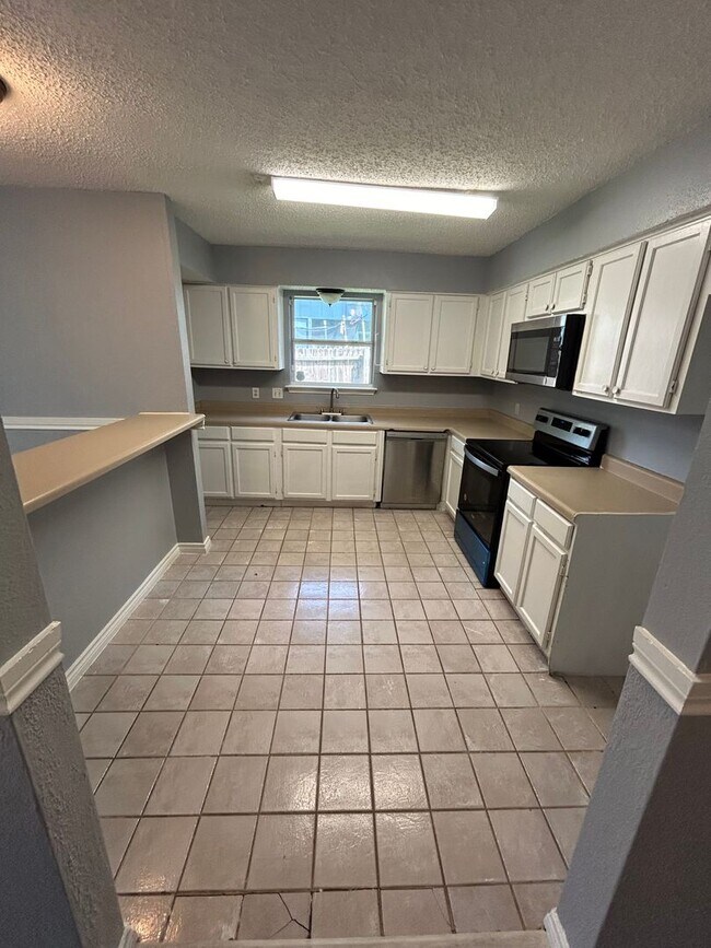 Building Photo - 2648 Pinta Cir
