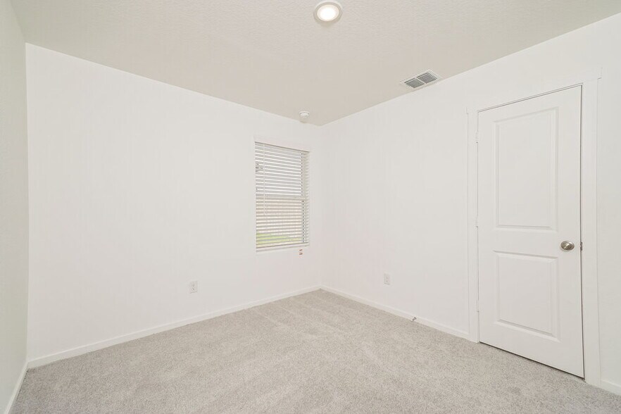 Building Photo - 10051 Mather Way