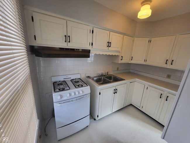 Building Photo - 1714 N Euclid Ave