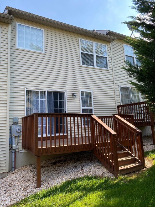 Deck - 2723 Foxshire Dr
