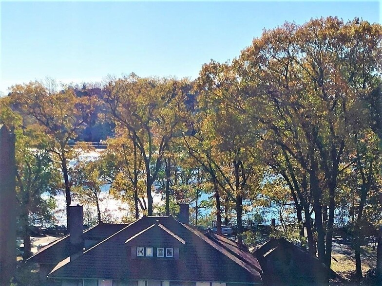 Building Photo - 1933 Commonwealth Ave