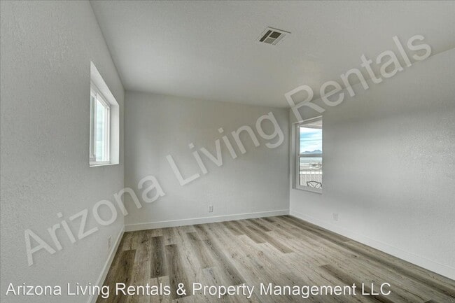 Building Photo - 1 br, 1 bath House - 1720 Bahama Avenue B4