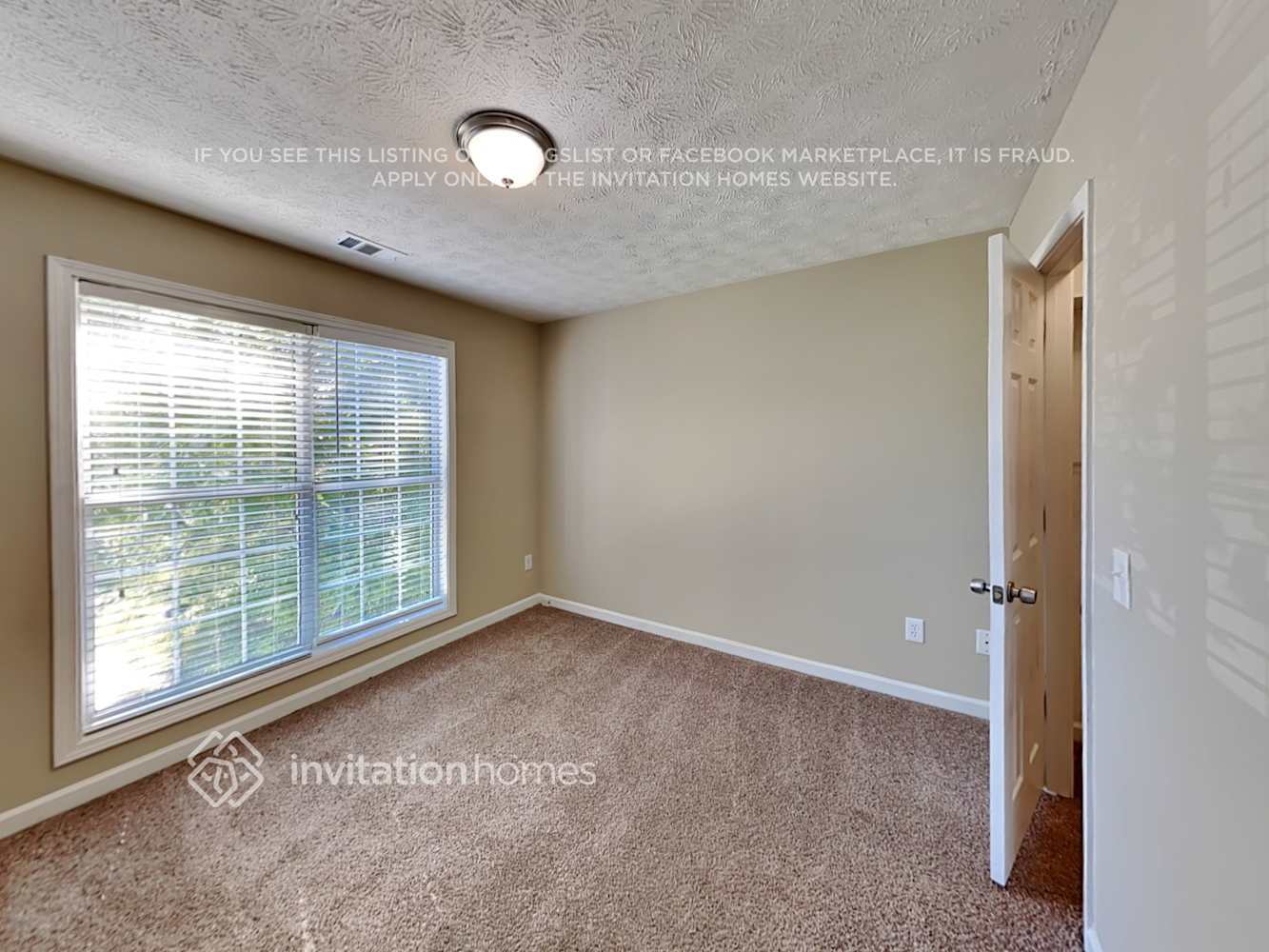 Building Photo - 3305 Catalina Dr