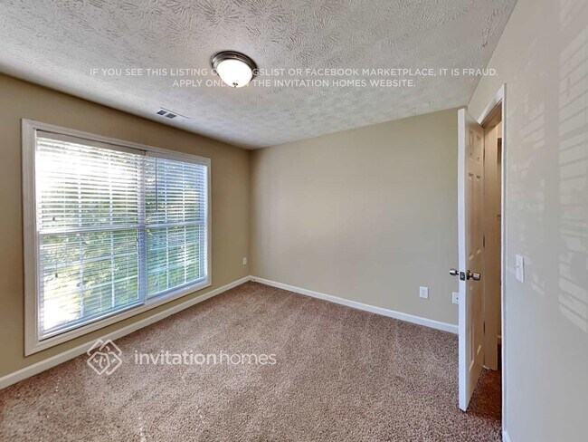 Building Photo - 3305 Catalina Dr