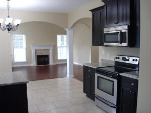 Building Photo - 3631 Mossland Dr