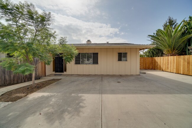 Building Photo - Gorgeous 3-Bedroom 2-Bath House nestled in...